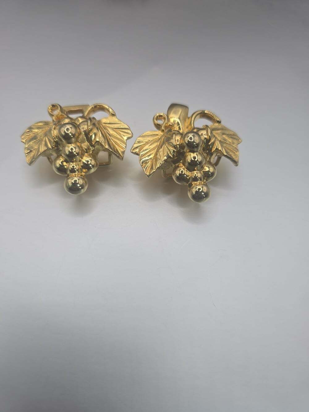 VTG Douglas Paquette Fall Leaf Grapes Belt Buckle Brushed Gold Tone Interlocking